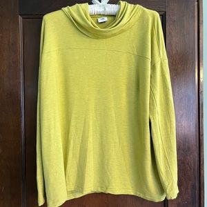 CAbi super flowy tunic top. Size small.